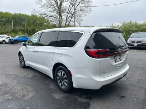 More photos of 2022 Chrysler Pacifica Hybrid Touring L at Lia Chrysler Jeep Dodge Ram Northampton, MA