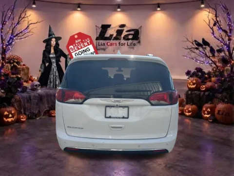 More photos of 2020 Chrysler Pacifica Touring at Lia Chrysler Jeep Dodge Ram Northampton, MA