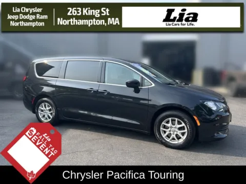 Black 2017 Chrysler Pacifica Touring for sale in Northampton, MA