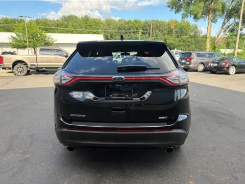 More photos of 2018 Ford Edge SE at Lia Chrysler Jeep Dodge Ram Northampton, MA