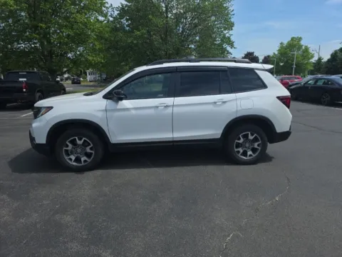 More photos of 2023 Honda Passport TrailSport at Lia Honda Albany, NY
