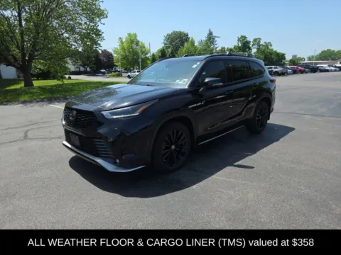 More photos of 2023 Toyota Highlander XSE at Lia Honda Albany, NY