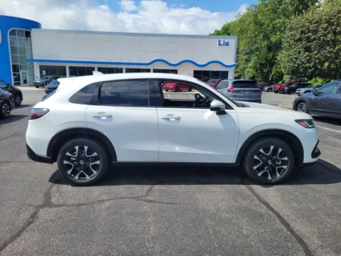 Photos of 2027 Honda HR-V EX-L for sale in Albany, NY at Lia Honda Albany