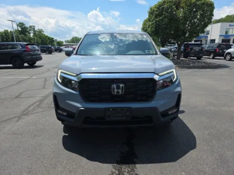 Photos of 2022 Honda Passport EX-L for sale in Albany, NY at Lia Honda Albany