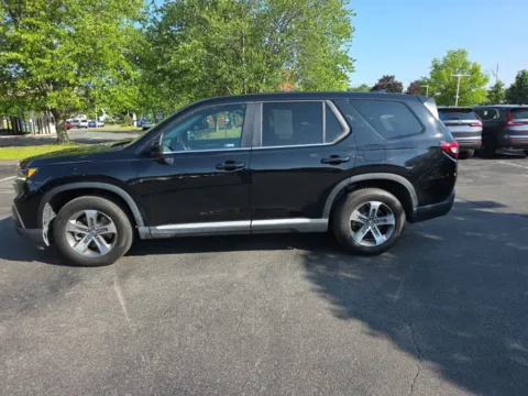 More photos of 2024 Honda Pilot EX-L at Lia Honda Albany, NY