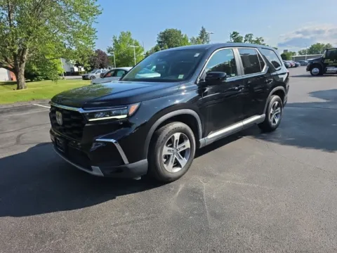 Another view of 2024 Honda Pilot EX-L for sale in Albany, NY at Lia Honda Albany