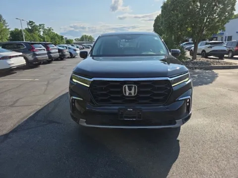 Photos of 2024 Honda Pilot EX-L for sale in Albany, NY at Lia Honda Albany