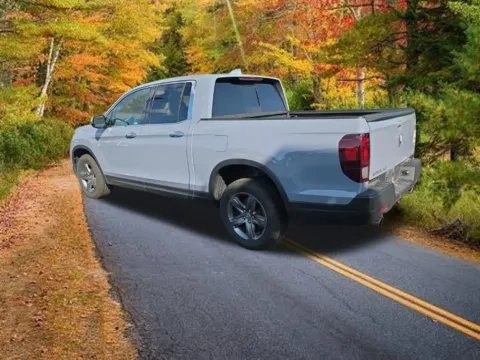 More photos of 2022 Honda Ridgeline RTL-E at Lia Honda Albany, NY