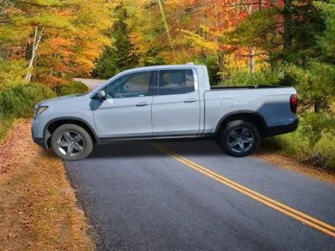 More photos of 2022 Honda Ridgeline RTL-E at Lia Honda Albany, NY