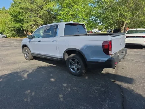More photos of 2022 Honda Ridgeline RTL-E at Lia Honda Albany, NY