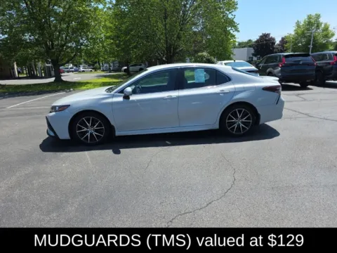 More photos of 2023 Toyota Camry SE at Lia Honda Albany, NY