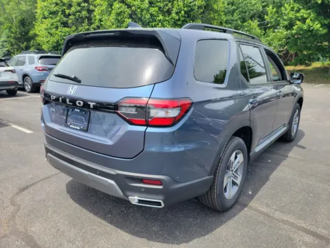 Another view of 2026 Honda Pilot EX-L for sale in Albany, NY at Lia Honda Albany