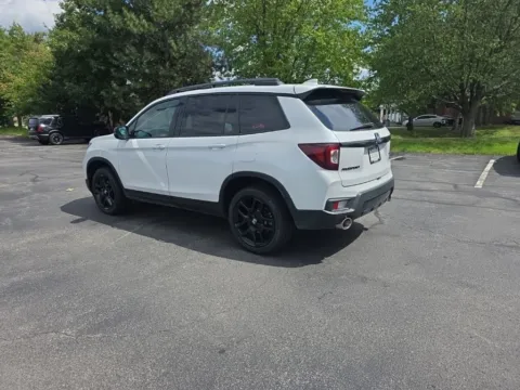 More photos of 2024 Honda Passport Black Edition at Lia Honda Albany, NY