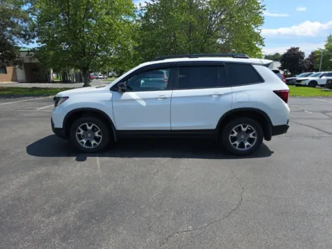 More photos of 2023 Honda Passport TrailSport at Lia Honda Albany, NY