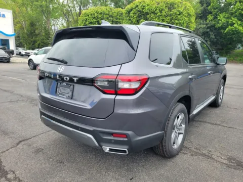 Another view of 2026 Honda Pilot EX-L for sale in Albany, NY at Lia Honda Albany