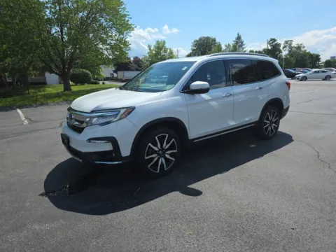 More photos of 2022 Honda Pilot Touring at Lia Honda Albany, NY