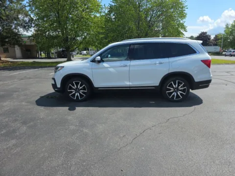 More photos of 2022 Honda Pilot Touring at Lia Honda Albany, NY