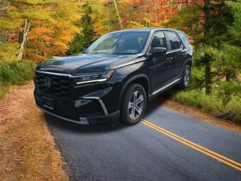 Another view of 2023 Honda Pilot EX-L for sale in Albany, NY at Lia Honda Albany