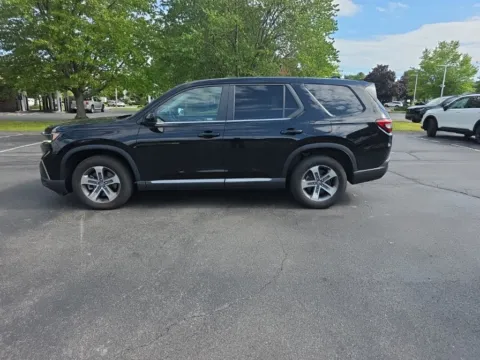 More photos of 2023 Honda Pilot EX-L at Lia Honda Albany, NY