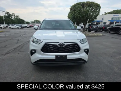 Photos of 2022 Toyota Highlander XLE for sale in Albany, NY at Lia Honda Albany