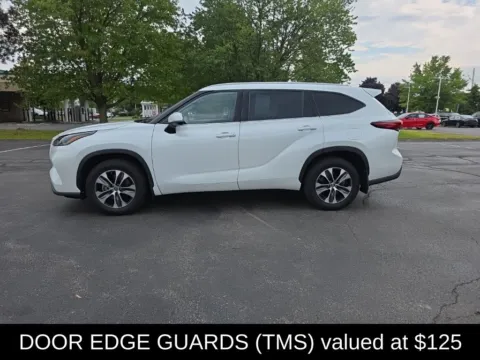More photos of 2022 Toyota Highlander XLE at Lia Honda Albany, NY