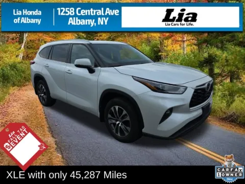 White 2022 Toyota Highlander XLE for sale in Albany, NY