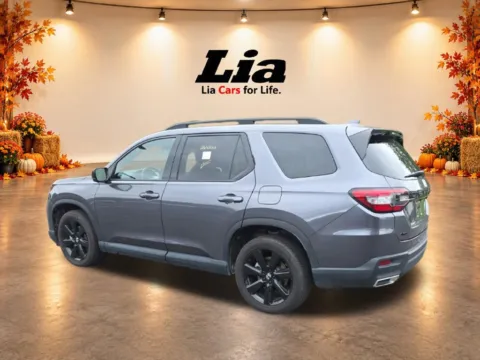 More photos of 2025 Honda Pilot Black Edition at Lia Honda Albany, NY