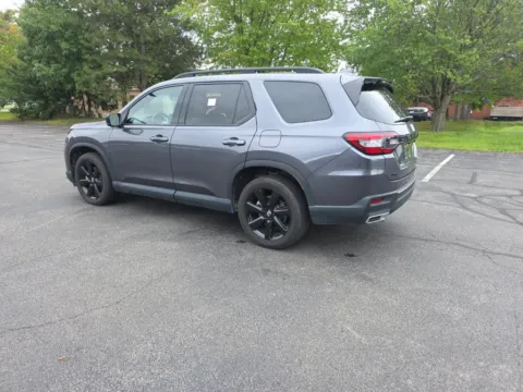 More photos of 2025 Honda Pilot Black Edition at Lia Honda Albany, NY