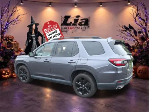 More photos of 2025 Honda Pilot Black Edition at Lia Honda Albany, NY