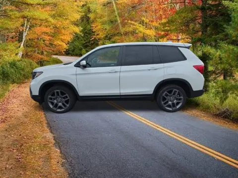 More photos of 2023 Honda Passport EX-L at Lia Honda Albany, NY