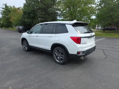 More photos of 2023 Honda Passport EX-L at Lia Honda Albany, NY