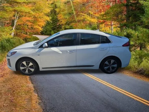 More photos of 2019 Hyundai Ioniq Plug-In Hybrid Limited at Lia Honda Albany, NY