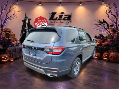 Another view of 2026 Honda Pilot EX-L for sale in Albany, NY at Lia Honda Albany