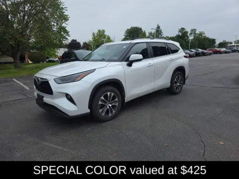 More photos of 2023 Toyota Highlander XLE at Lia Honda Albany, NY