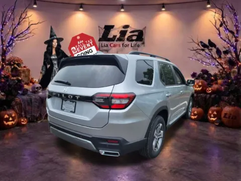 Another view of 2026 Honda Pilot EX-L for sale in Albany, NY at Lia Honda Albany