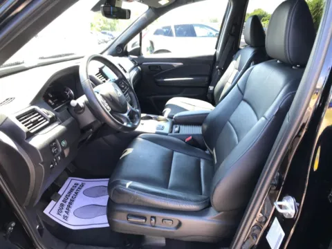 More photos of 2023 Honda Passport EX-L at Lia Honda Enfield, CT
