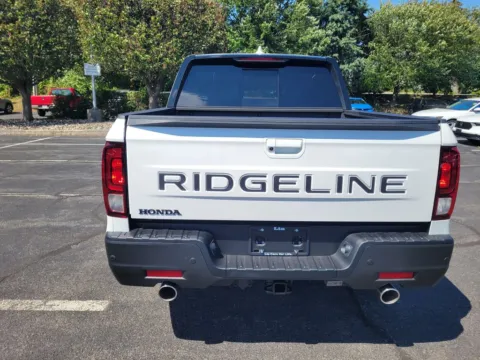 More photos of 2026 Honda Ridgeline Black Edition at Lia Honda Enfield, CT