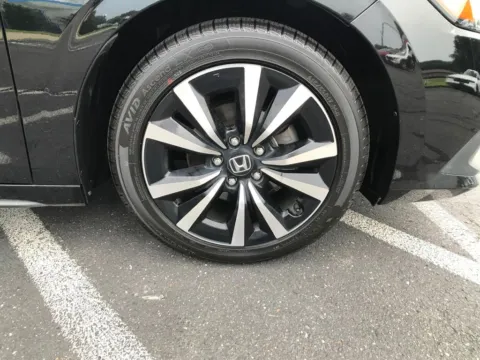 More photos of 2023 Honda Civic EX-L at Lia Honda Enfield, CT