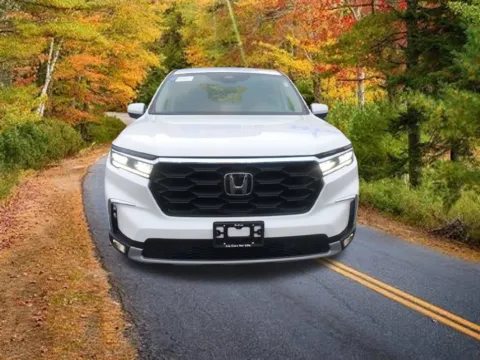 Photos of 2025 Honda Pilot EX-L for sale in Enfield, CT at Lia Honda Enfield