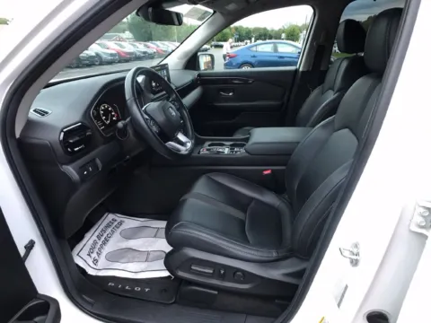 More photos of 2025 Honda Pilot EX-L at Lia Honda Enfield, CT
