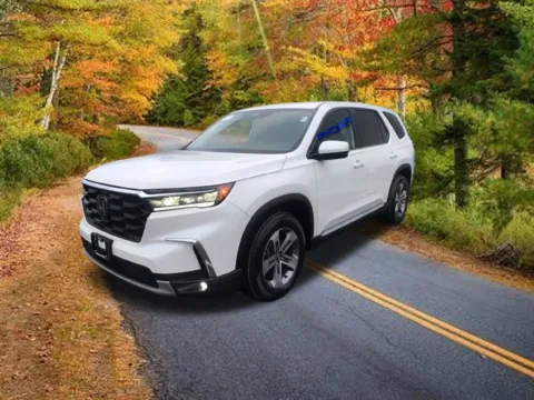 Another view of 2025 Honda Pilot EX-L for sale in Enfield, CT at Lia Honda Enfield