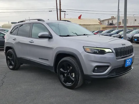 Silver 2019 Jeep Cherokee Altitude for sale in El Paso, TX