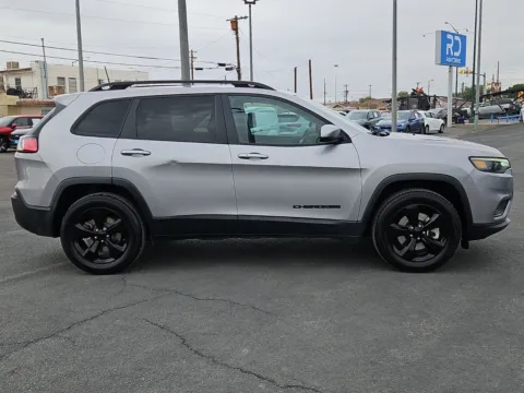 Photos of 2019 Jeep Cherokee Altitude for sale in El Paso, TX at RightDrive - 1791 Lee Trevino