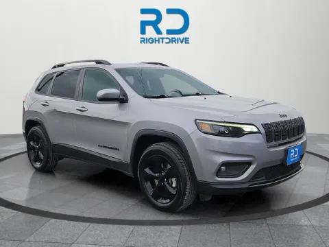 Silver 2019 Jeep Cherokee Altitude for sale in El Paso, TX