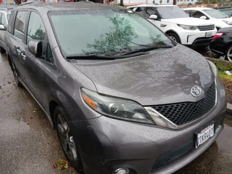 Photos of 2016 Toyota Sienna SE for sale in El Paso, TX at RightDrive - 1791 Lee Trevino