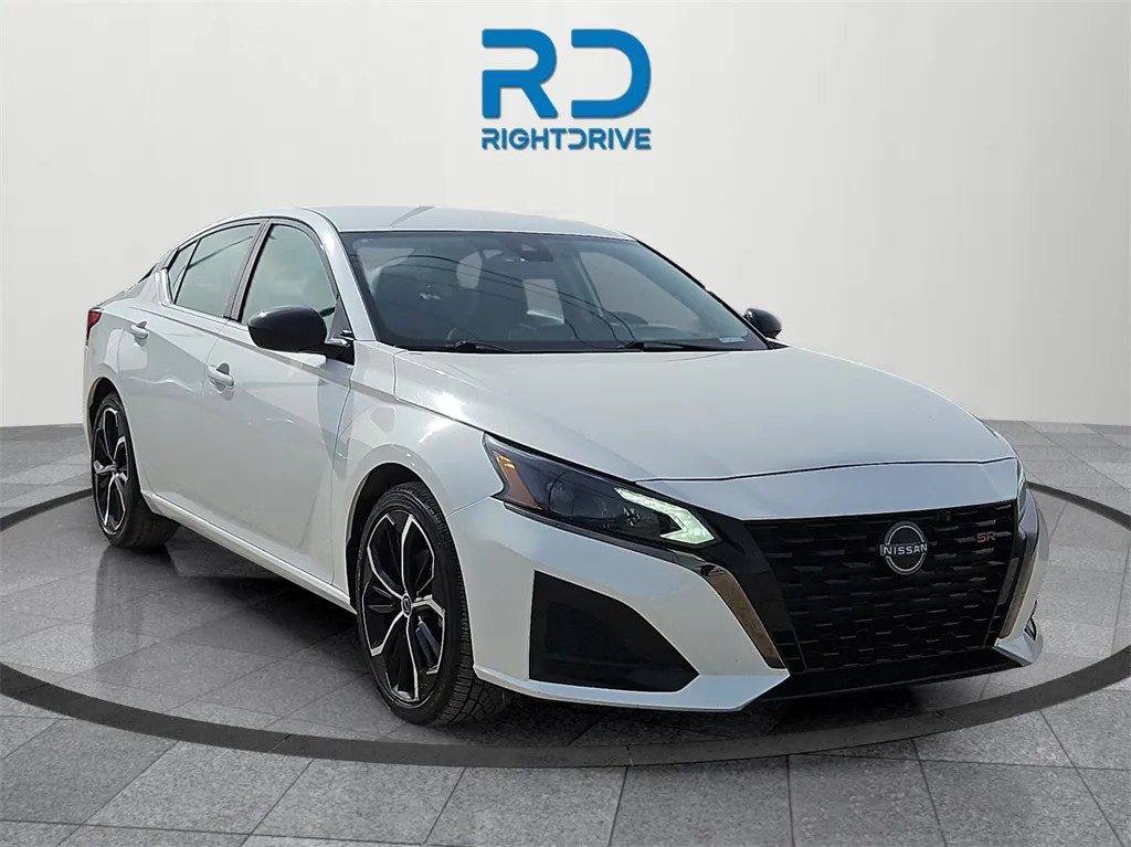 2024 Nissan Altima SR