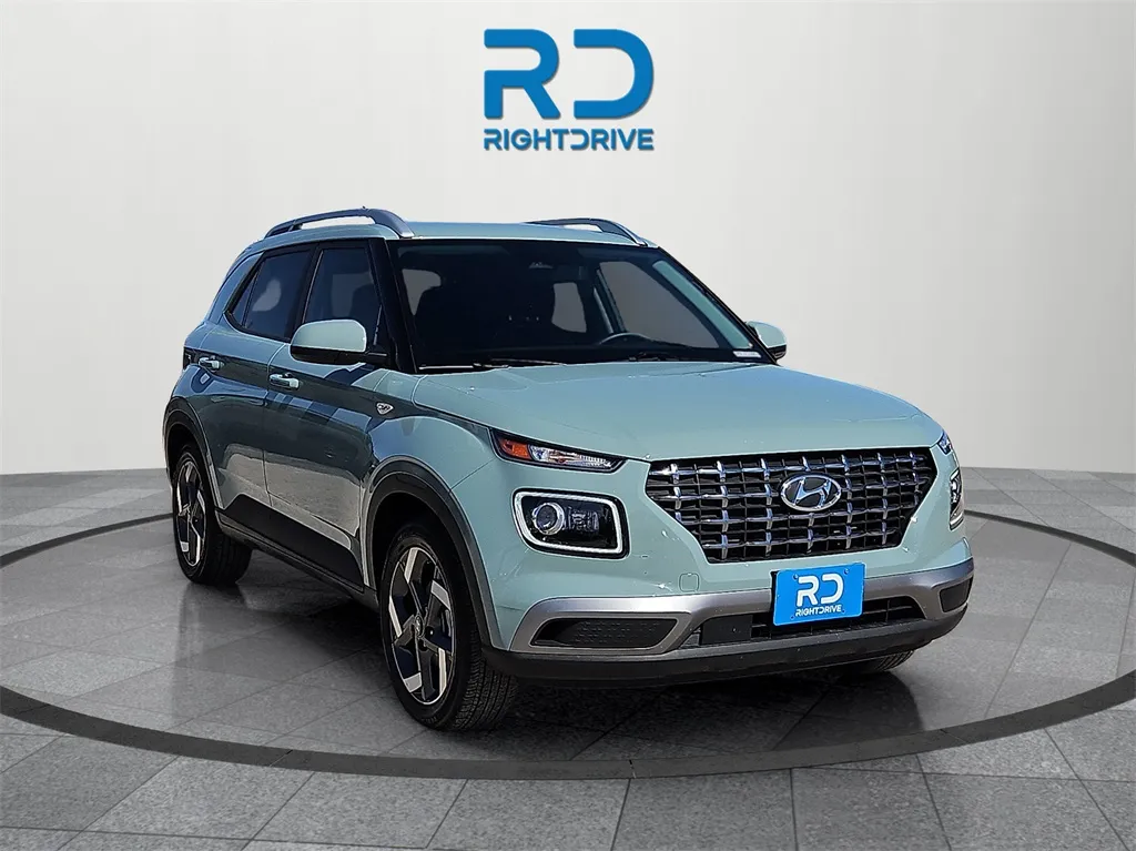 Green 2025 Hyundai Venue Limited for sale in El Paso, TX