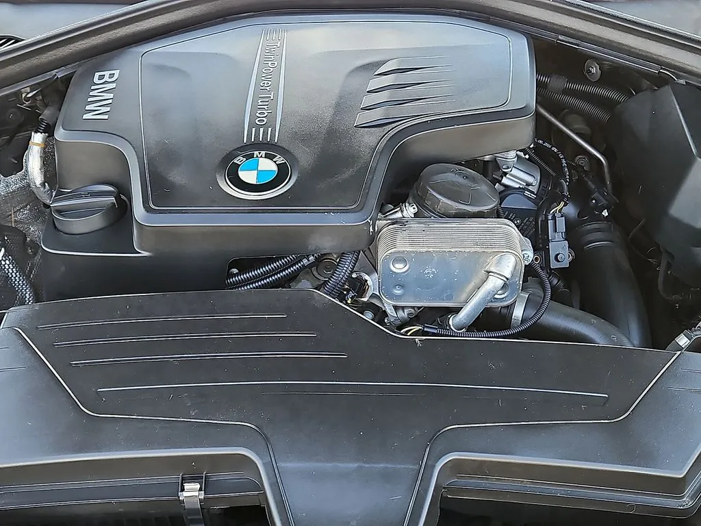 2017 BMW 3 Series 320i - Photo 8