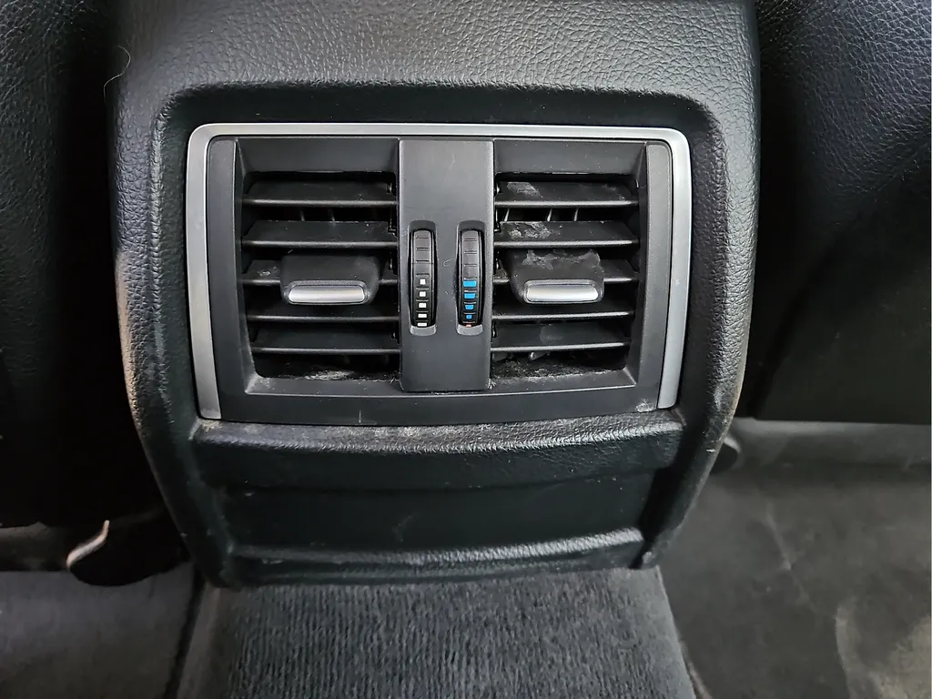 2017 BMW 3 Series 320i - Photo 11
