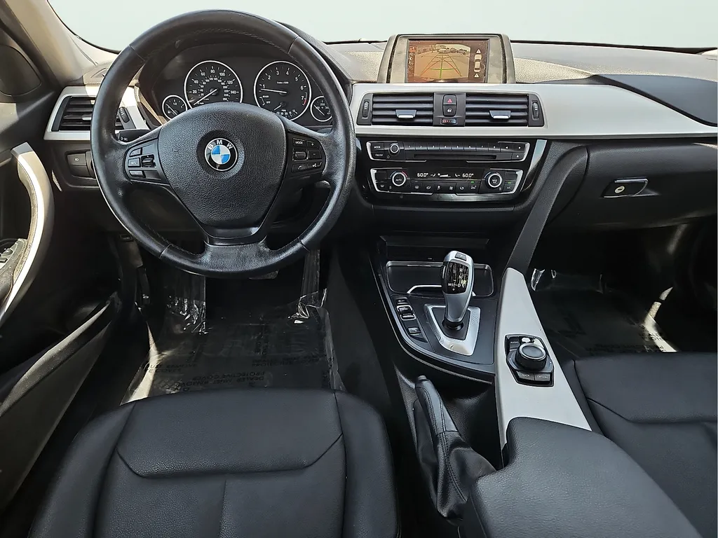2017 BMW 3 Series 320i - Photo 12